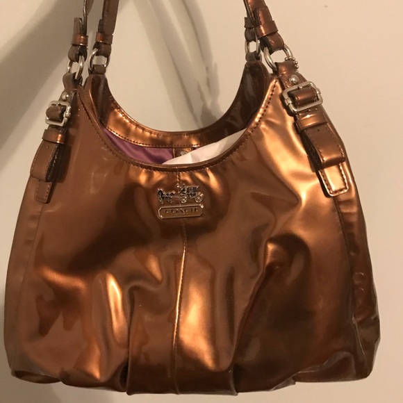 Coach Handbags - NEVER USED coach handbag. PERFECT everyday purse!